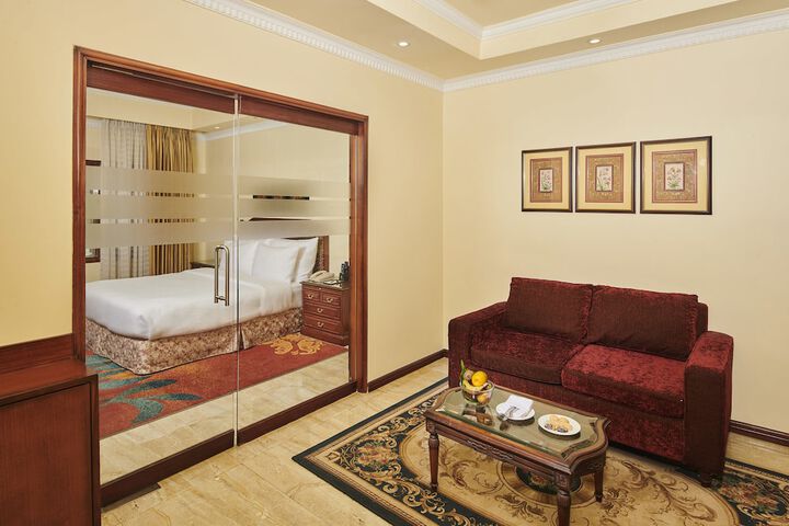 Room 13 of 48