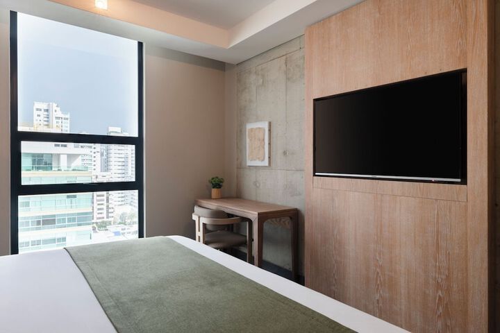 Room 4 of 64
