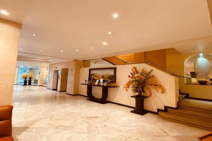Ballroom/Hall 23 of 30