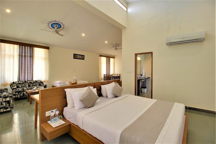 Room 25 of 58