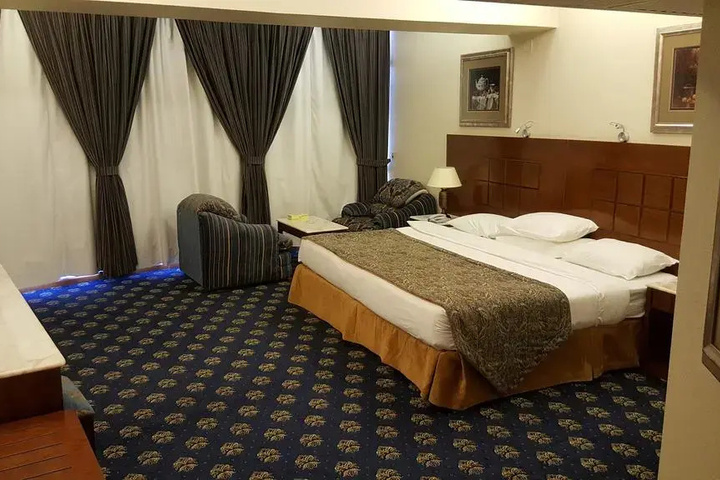 Room 3 of 3