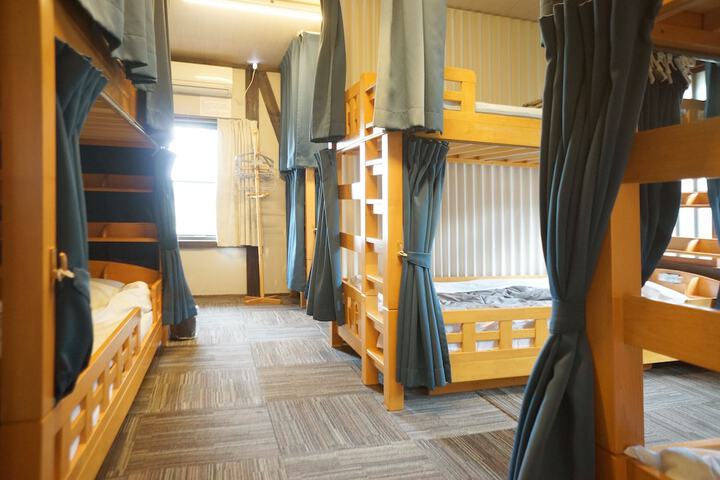 Room 12 of 42