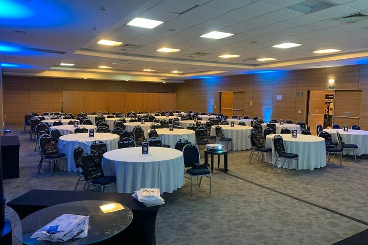 Ballroom/Hall 79 of 96
