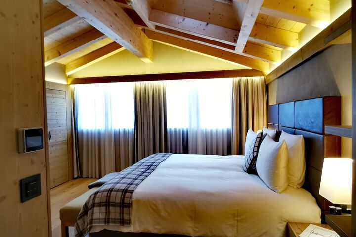 Room 28 of 110