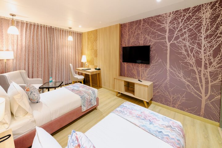 Room 6 of 38
