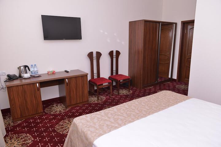 Room 18 of 32