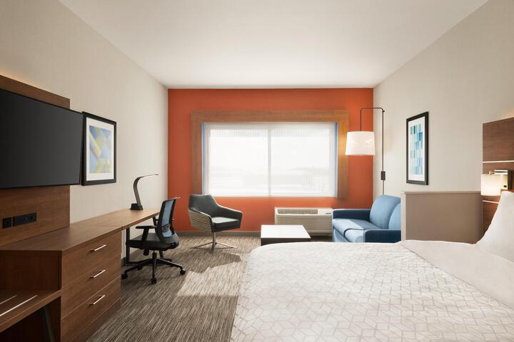 1 King Bed Standard Comm Accessible (6 of 13)