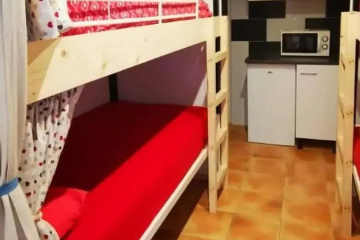 Room 2 of 10