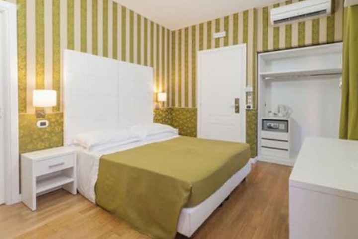 Room 42 of 63