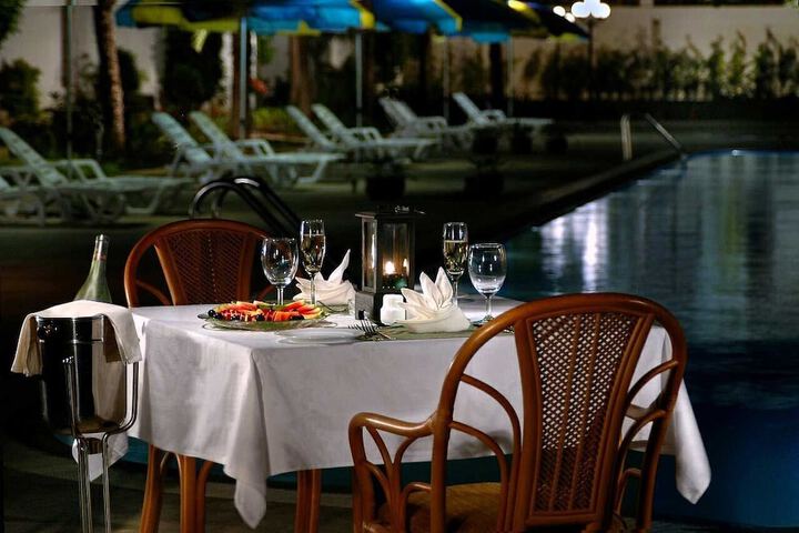 Dining 105 of 143