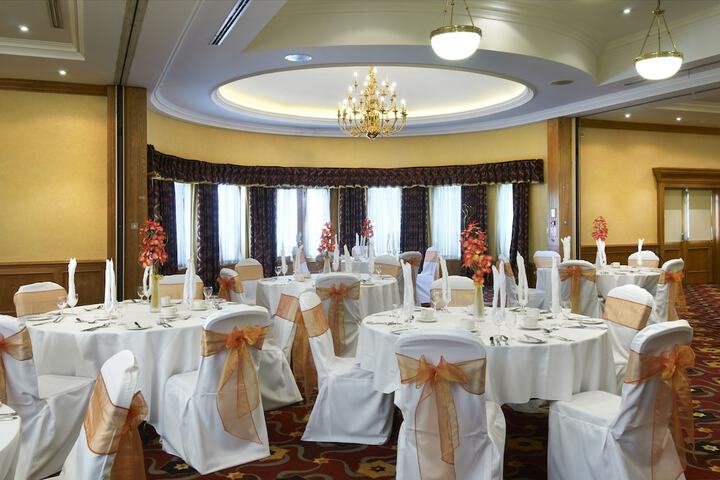 Ballroom/Hall 74 of 90