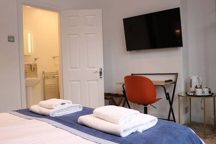 Room 12 of 36