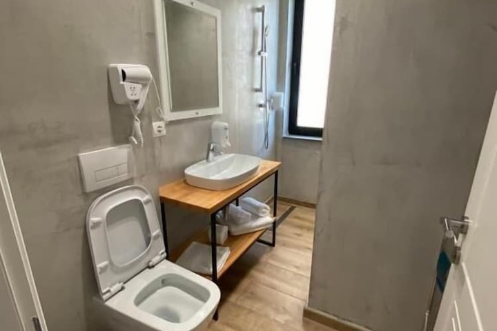 Room 54 of 73