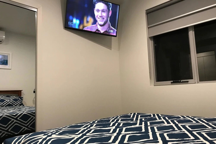 Room 3 of 6