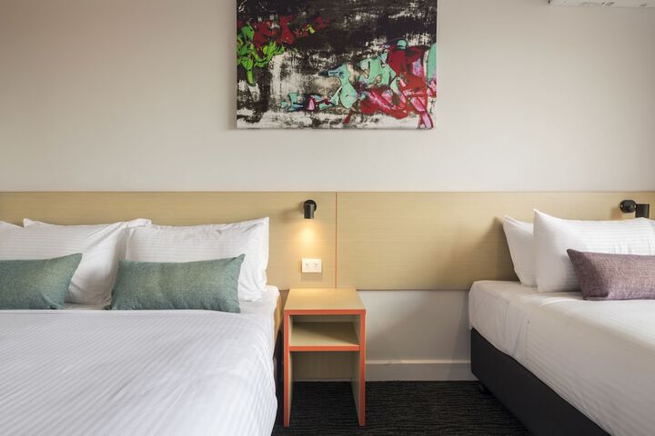 Room 3 of 44