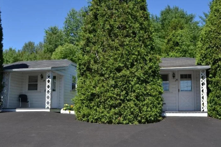 Exterior of TWIN CITY MOTEL