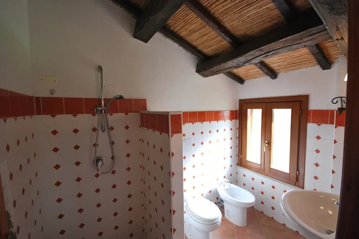Room 8 of 20