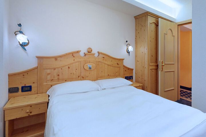 Room 15 of 62