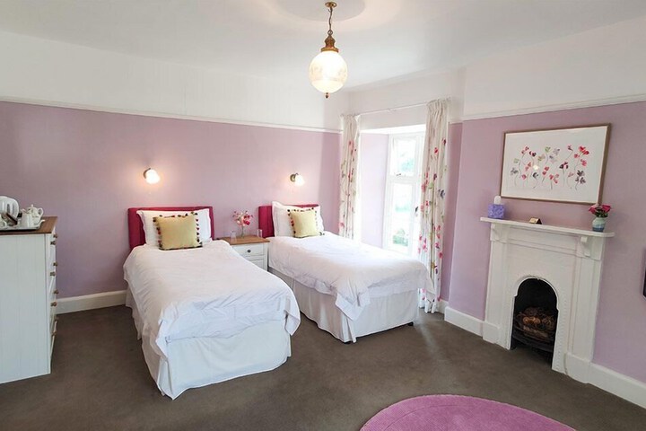 Room 4 of 35