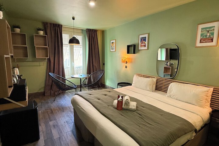 Room 48 of 76