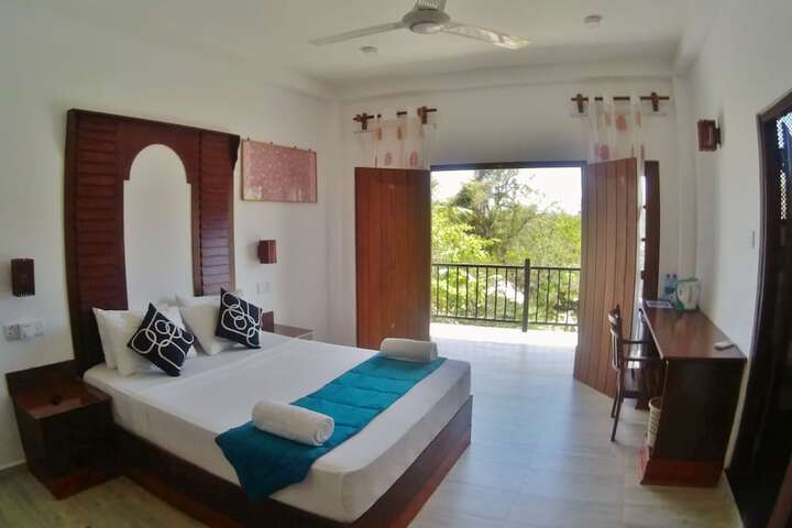 Room 2 of 76