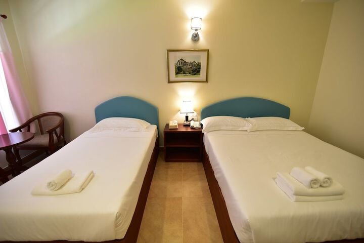 Room 3 of 62