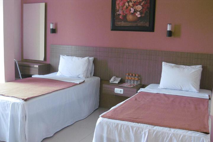 Room 8 of 19