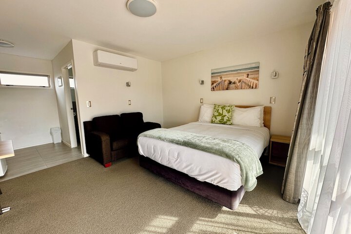 Room 4 of 64