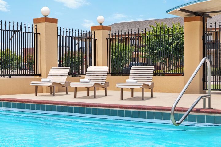 Pool Hotel