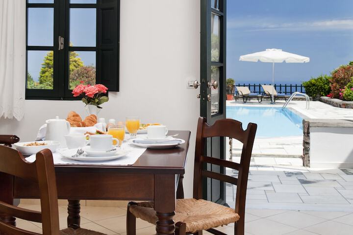 Dining Photos