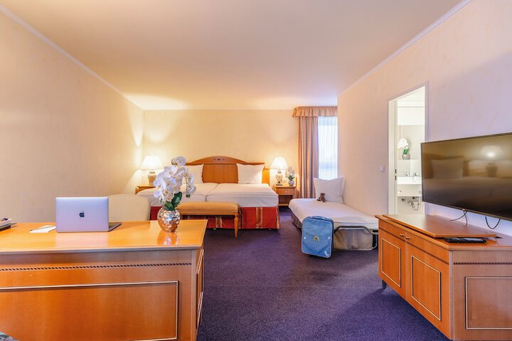 Room 42 of 116