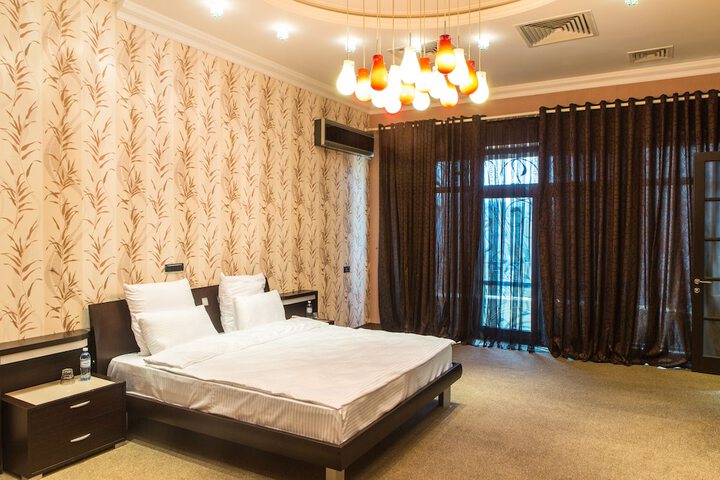 Room 12 of 30