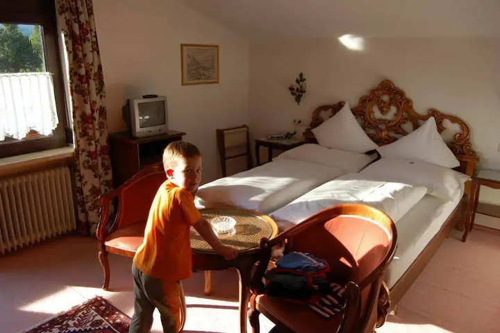 Room 3 of 13