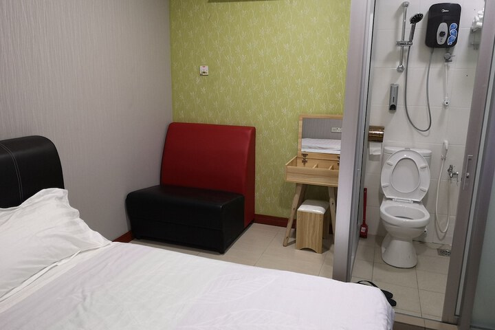 Room 11 of 52