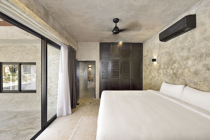Room 27 of 131