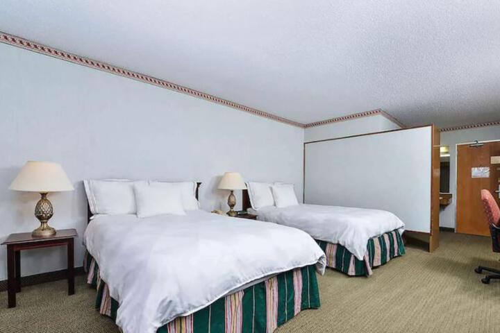2 Double Beds (1 of 5)