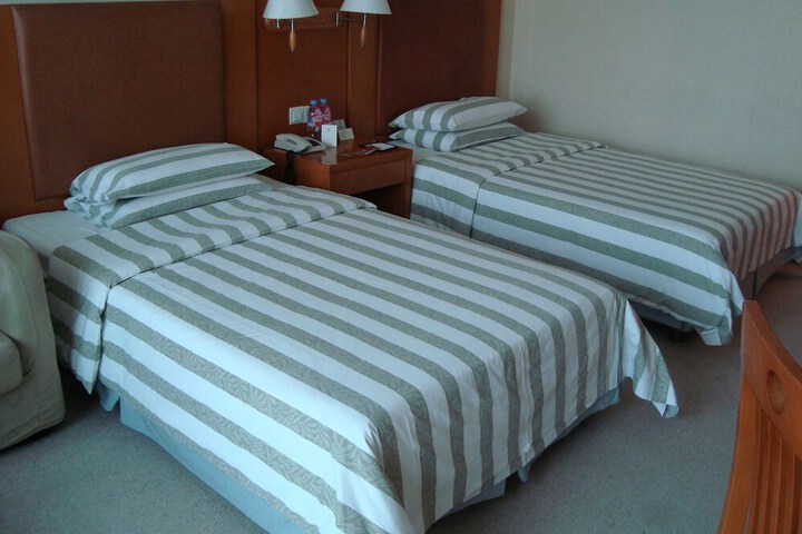 Room 6 of 38