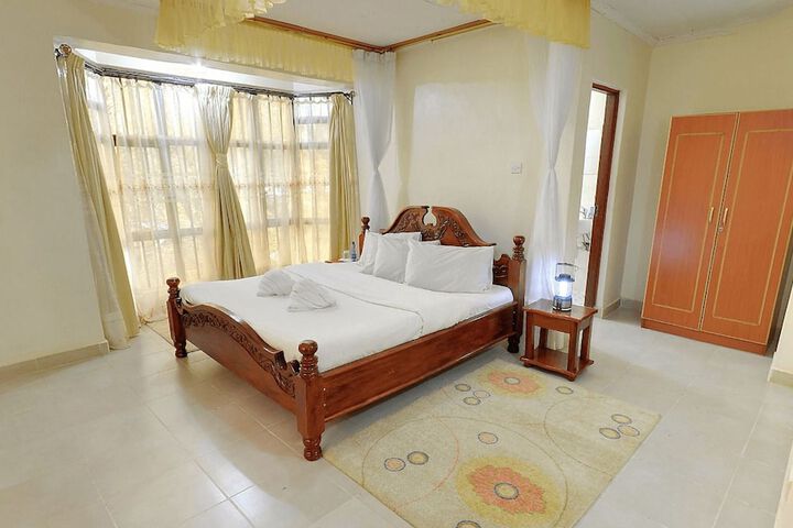 Room 8 of 32