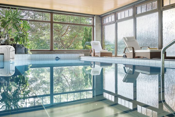 Hotel with Pool