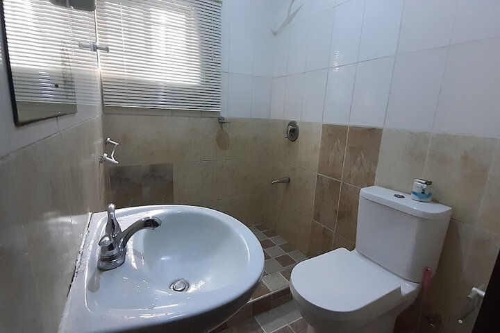 Room 10 of 12