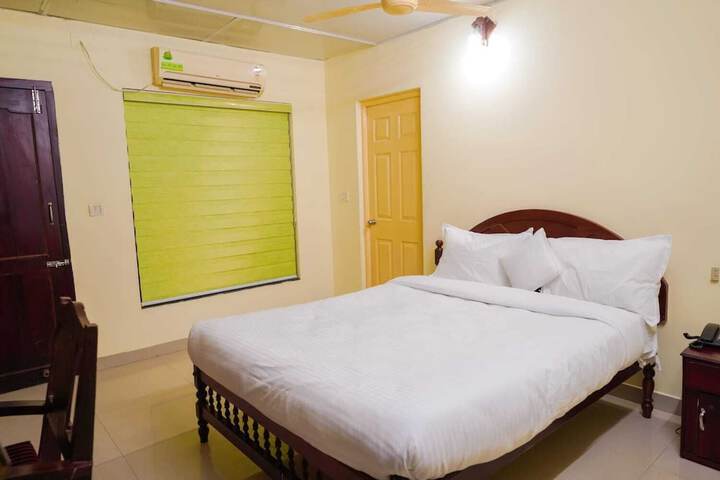 Room 7 of 26