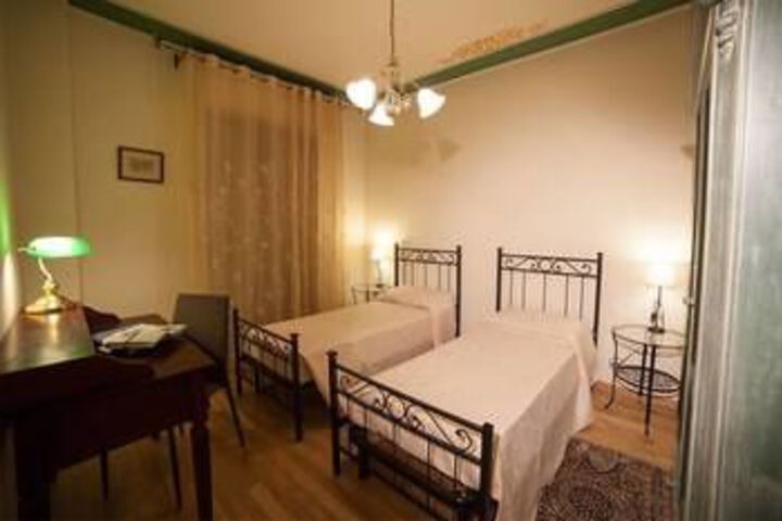Room 6 of 20