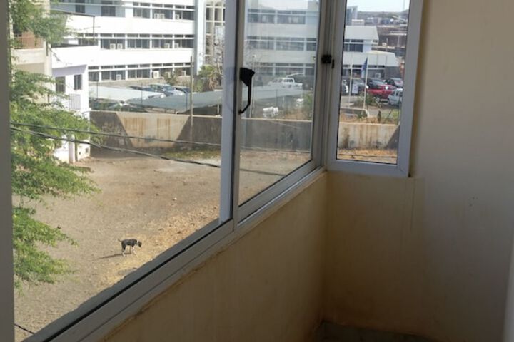 Room 3 of 8