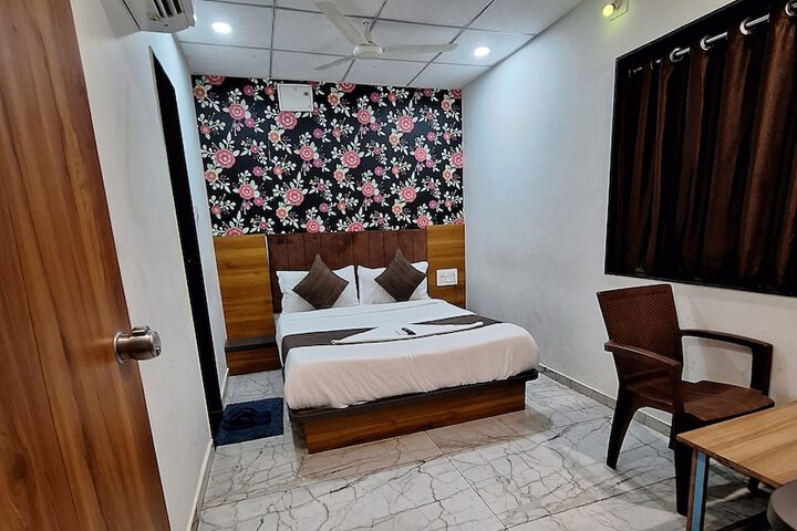 Room 8 of 26