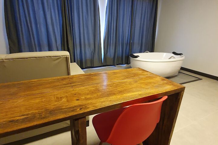 Room 11 of 86