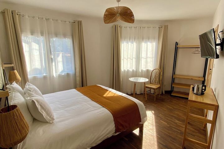 Room 10 of 42