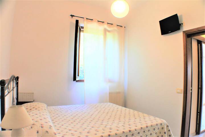 Room 2 of 27