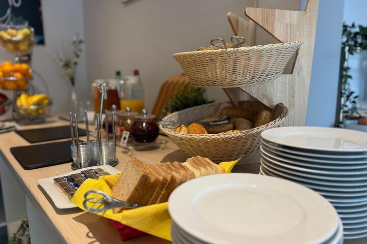 Dining 62 of 78