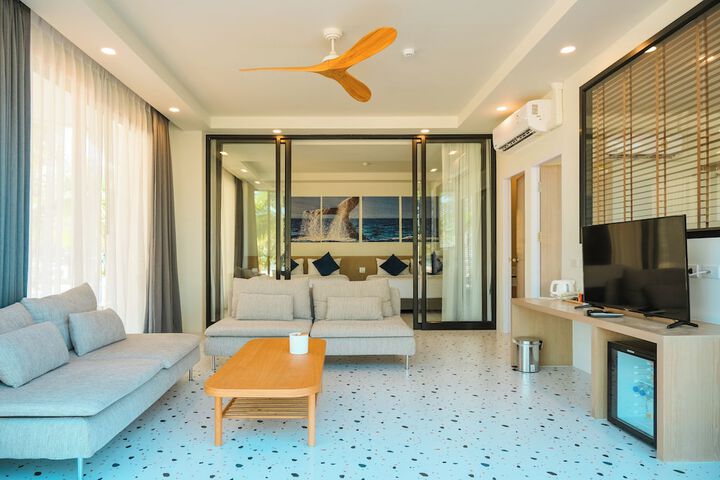 Room 15 of 52