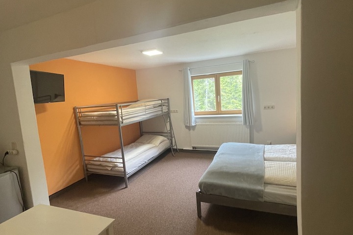 Room 30 of 97
